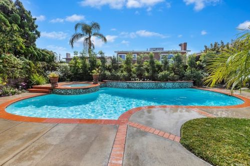9792 El Portal Cir, Santa Ana, CA 92708-3517