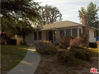 900 Mount Curve Ave, Altadena, CA 91001-1437