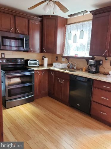 523 Laurel Blvd, Browns Mills, NJ 08015-3854