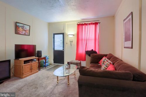 1357 Howard St, Harrisburg, PA 17104-1143