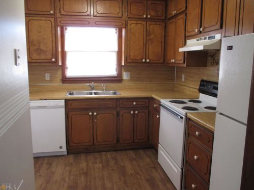 2616 Shore Wood Ct, Conyers GA  30013-1196 exterior