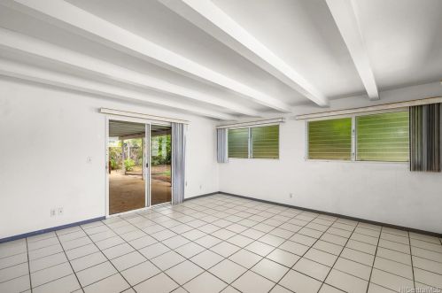 765 Aipo St, Honolulu HI  96825-2525 exterior