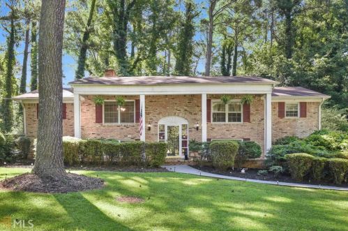 4273 Durham Cir, Stone Mountain, GA 30083-5027
