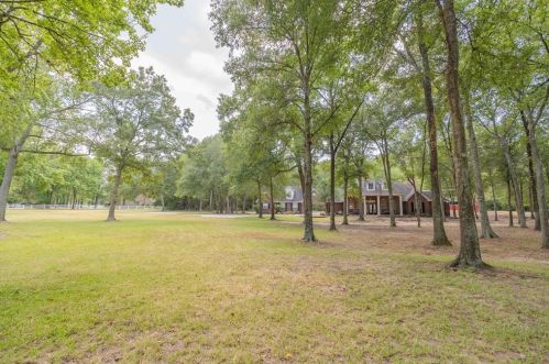 9675 Lake Conroe Dr, Conroe, TX 77304-3716