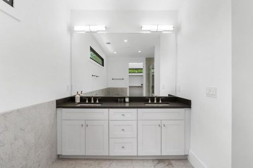 1889 Bixby St, Atlanta GA  30317-2247 exterior