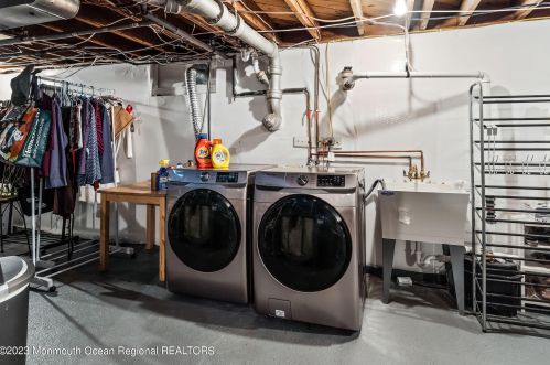 605 Front St, Tinton Falls NJ  07701-5515 exterior