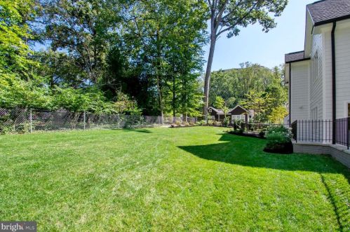 9111 Sligo Crk Pkwy, Silver Spring MD 20901-3361 exterior