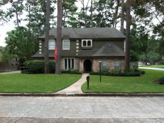 8227 Colonial Oaks Ln, Spring TX  77379-3908 exterior