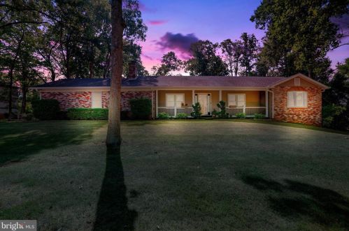 16077 Simon Kenton Rd, Haymarket, VA 20169-2108