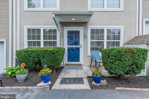 46 Courtyard Dr, Carlisle, PA 17013-4907