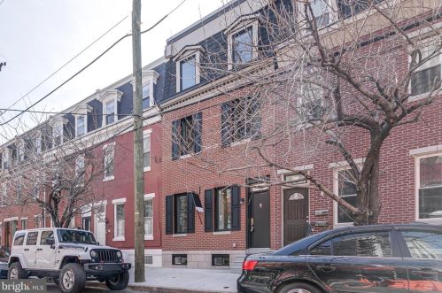 2328 Fitzwater St, Philadelphia PA  19146-1709 exterior