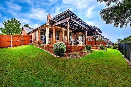 8177 Black Ash Dr, Fort Worth, TX 76131-3518