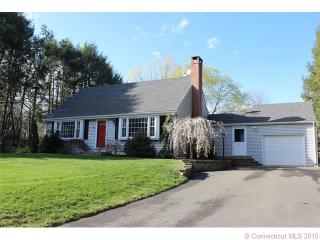 3 Hickory Hill Dr, Chester, CT 06412-1317