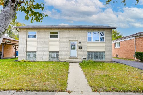 3617 Scott Dr, Chicago, IL 60803-1031