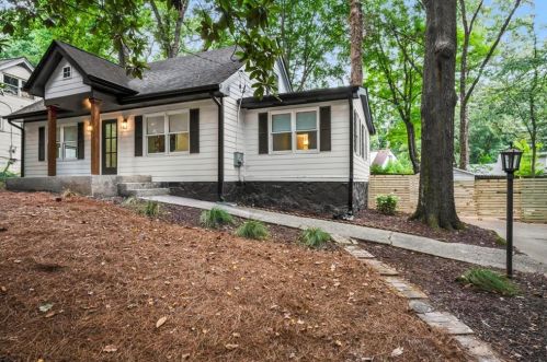 2735 Defoors Ferry Rd, Atlanta GA  30318-2168 exterior