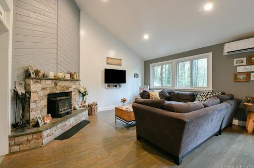 149 Old Farms Rd, Torrington, CT 06790-2240