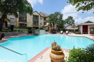 3711 Medical Dr, San Antonio TX  78229-2192 exterior
