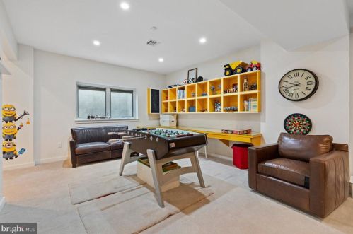 46 Leavitt Ln, Princeton NJ  08540-3921 exterior