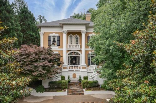 891 Carlton Rdg, Atlanta, GA 30342-4346