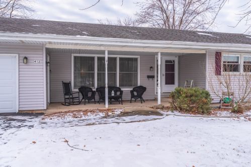 412 Jackson St, Cullom, IL 60929-7216
