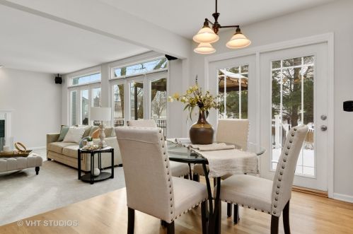 385 Aristocrat Dr, Lemont IL  60490-3189 exterior