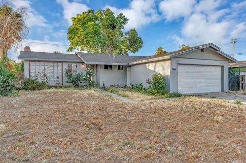 2616 9th Ave, Merced, CA 95340-3102