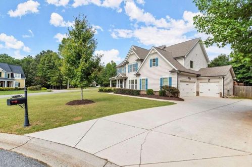 6105 Upshur Dr, Gainesville, GA 30506-6032