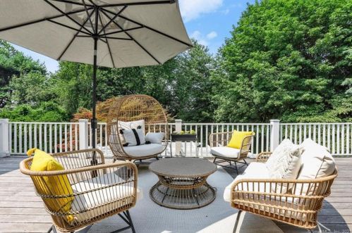 46 Pine Hill Ave, Norwalk CT  06855-2810 exterior