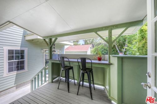 2832 Mayfield Ave, Glendale CA 91214-3816 exterior