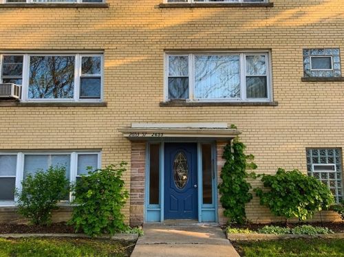 2657 Carmen Ave, Chicago, IL 60625-2701