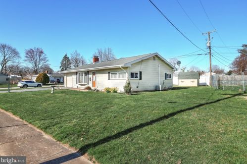 1210 Priority Rd, York, PA 17404-1973
