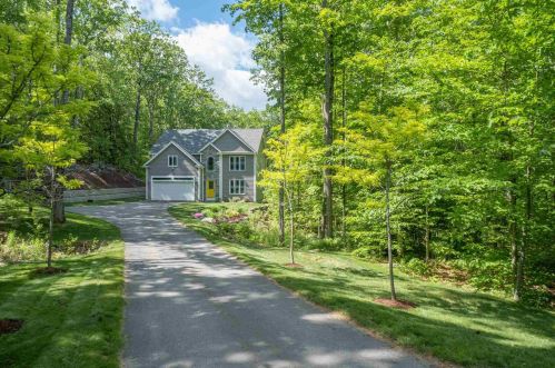 141 Page Rd, Concord, NH 03304-4711
