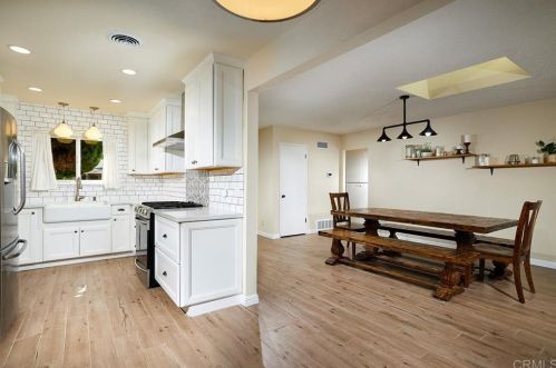 175 Barnwell St, Oceanside, CA 92054-3743
