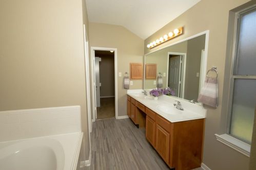 1612 Helmsley Dr, Richmond TX 77471-6137 exterior