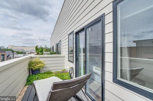 1421 Howard St, Philadelphia PA  19122-3905 exterior