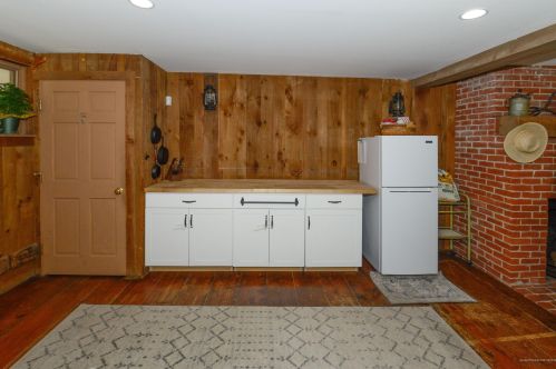104 Webbs Mills Rd, Frye Island ME  04071-6316 exterior