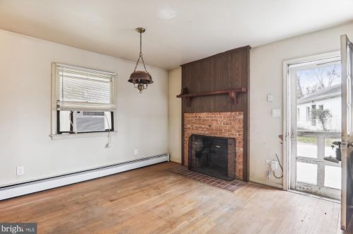 211 Ednor Rd, Silver Spring MD 20905-5134 exterior