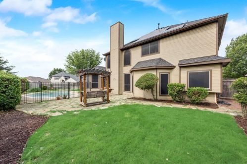 5700 Trinity Ln, Fort Worth TX  76137-5547 exterior