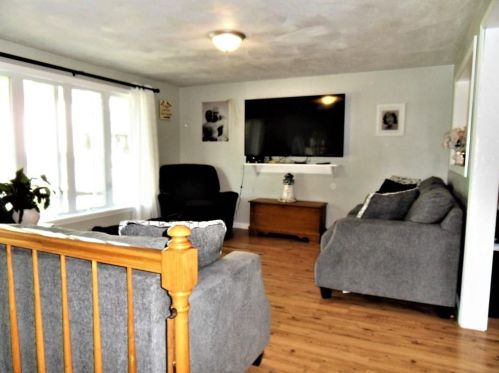 53 Buena Vista Ave, Warwick, RI 02889-3301
