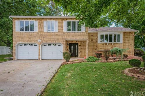 7 Meredith Rd, Edison, NJ 08817-2256