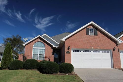 1928 Scarlett Meadows Dr, Pigeon Forge, TN 37876-6591