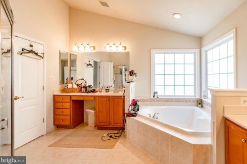 7125 Ayers Mdw Ln, Springfield VA  22150-4915 exterior