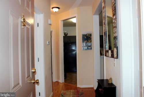 8228 Catbird Cir, Lorton, VA 22079-2898