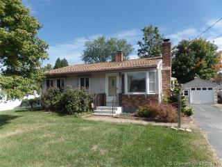113 Sunset Dr, Derby CT  06418-2220 exterior
