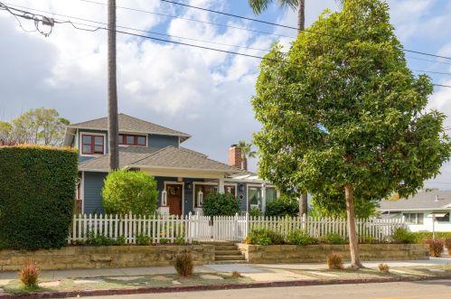1735 Bath St, Santa Barbara, CA 93101-2909
