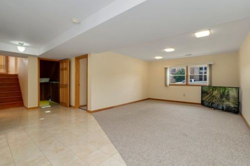 8600 Stolting Rd, Niles IL  60714-1817 exterior
