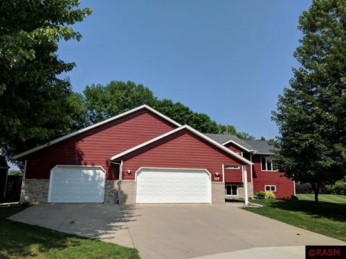 117 Merlin Cir, Mankato, MN 56001-5732