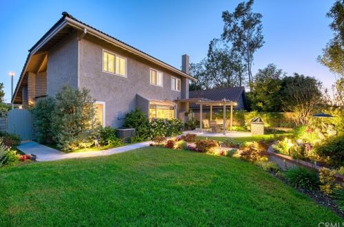 15 Alba, Irvine CA  92620-1901 exterior