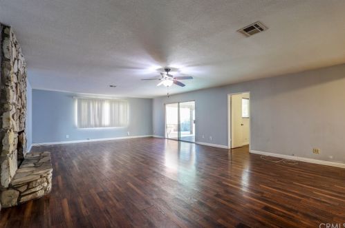 320 Ash St, Anaheim CA  92805-4315 exterior