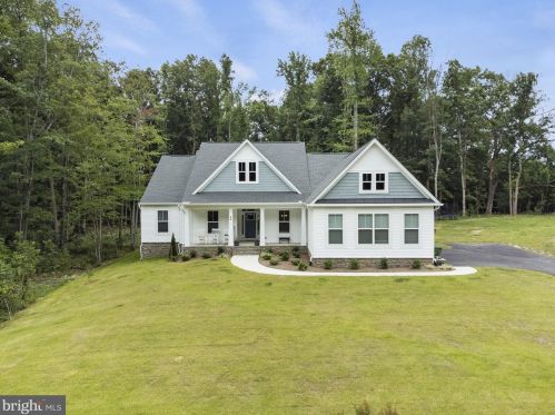64 Estates Dr, Fredericksburg, VA 22406-4230